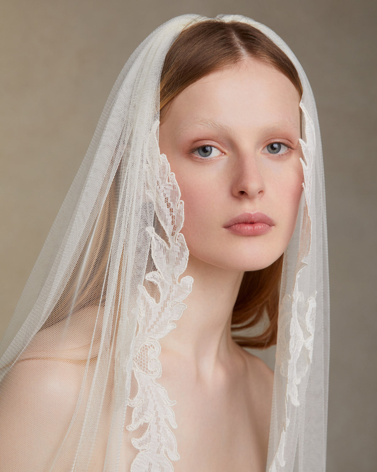 Camellia Lace Border Veil - Fingertip