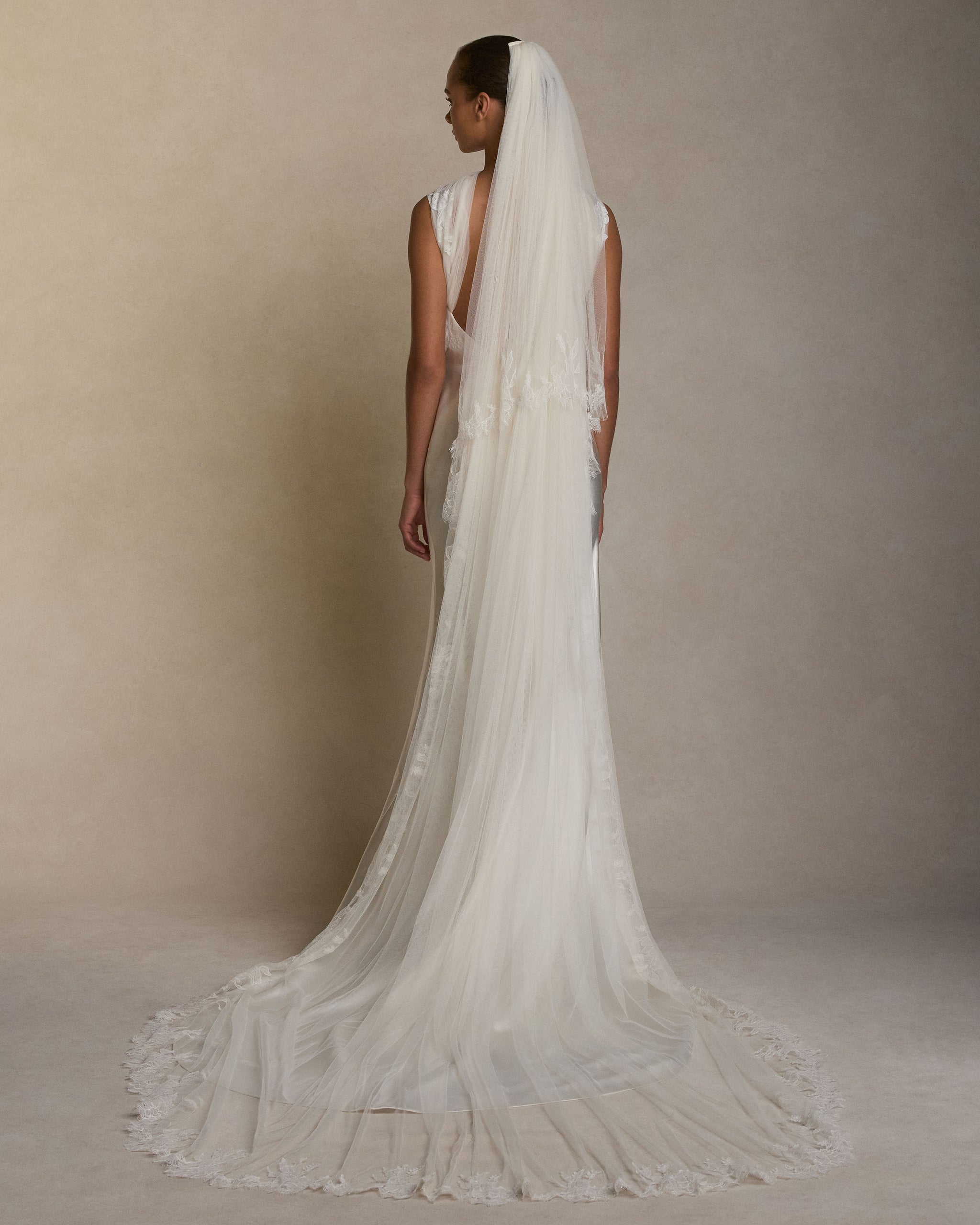 Chantilly Lace Border Veil with Blusher - Chapel