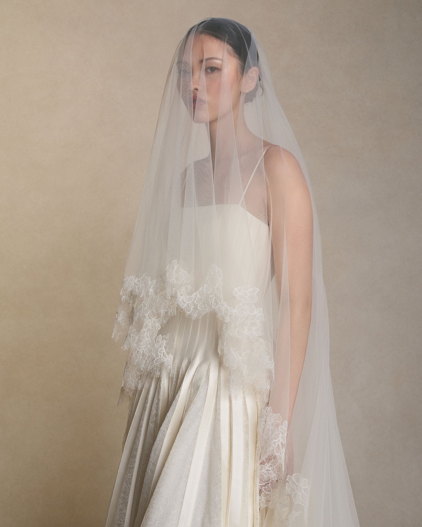 Chantilly Lace Degradé Border Drop Veil - Chapel