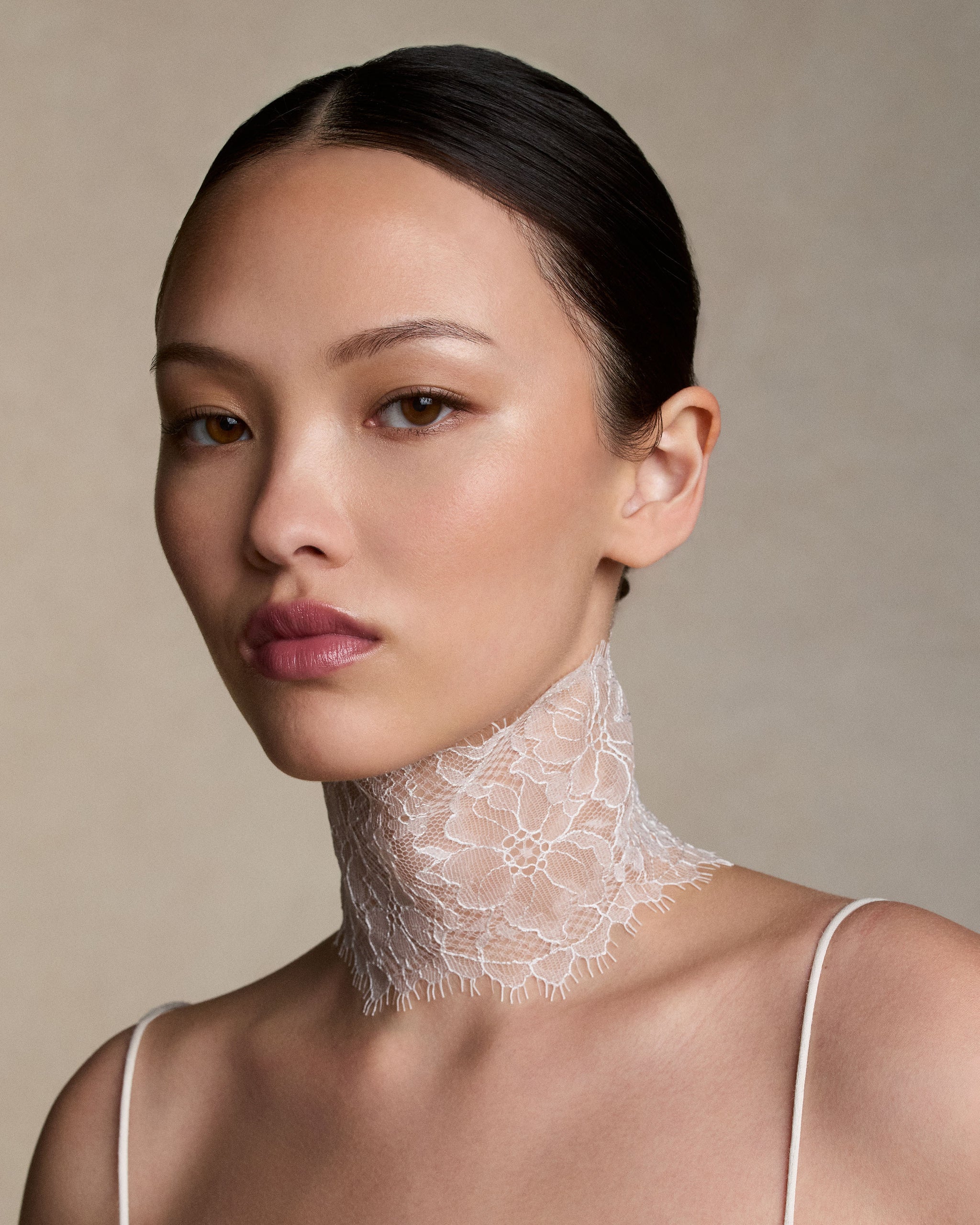 Lace Collier - Chantilly Daisy