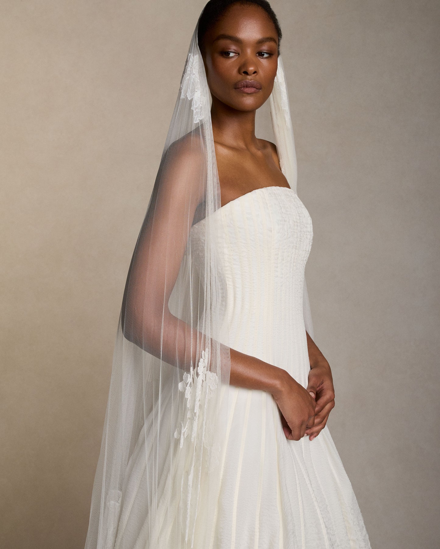 Pleated Lace Appliqué Veil - Floor