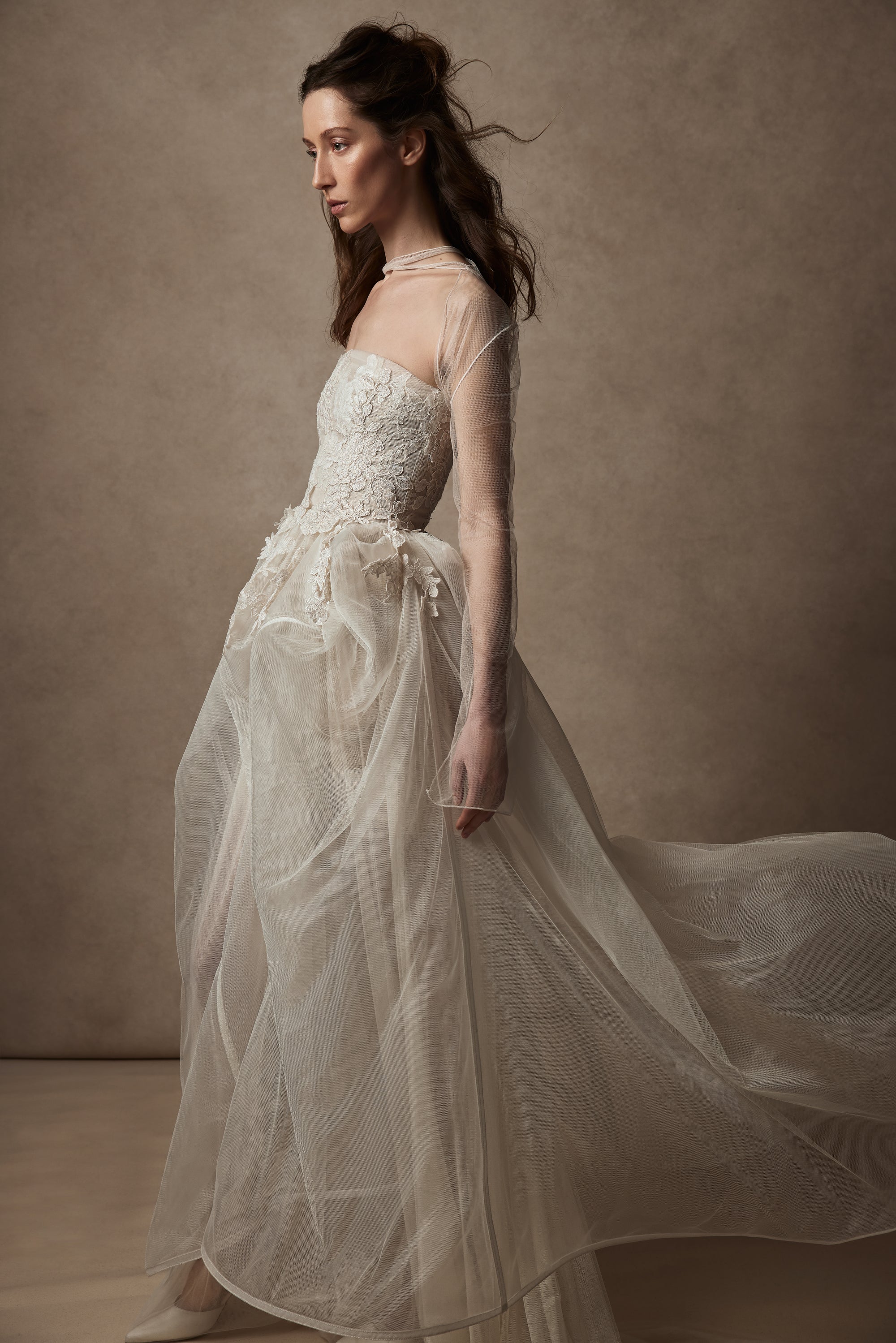 Strapless Tulle and Air Organza gown with Chantilly and corded lace appliqué.﻿